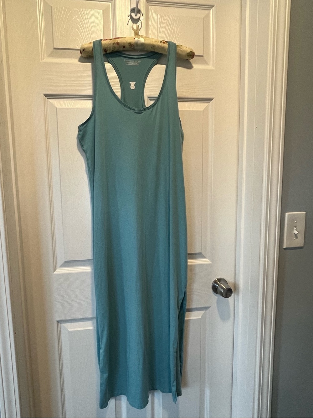 Victoria’s Secret Sleeveless Nightgown 
Size M/L
